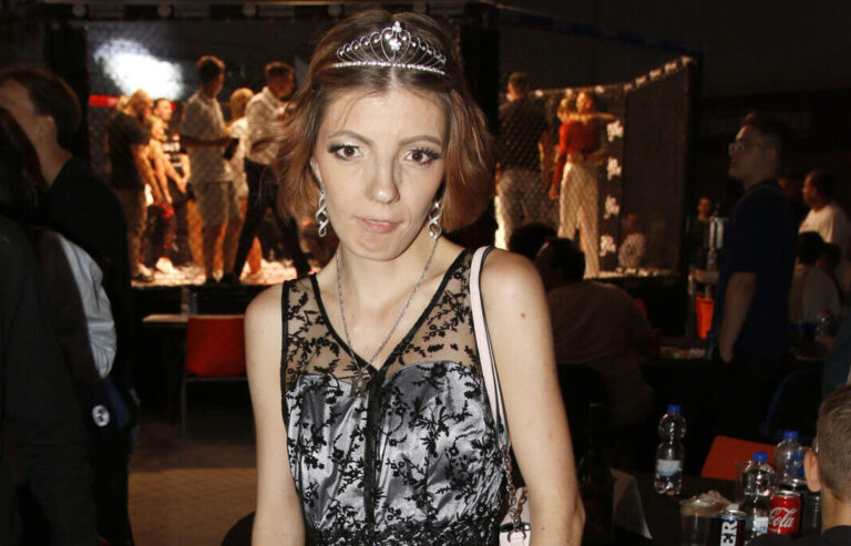 1910 shopaholicadel adela pulcova 88 e1727279939806