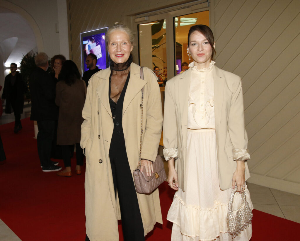 1733 berenika kohoutova irena obermannova