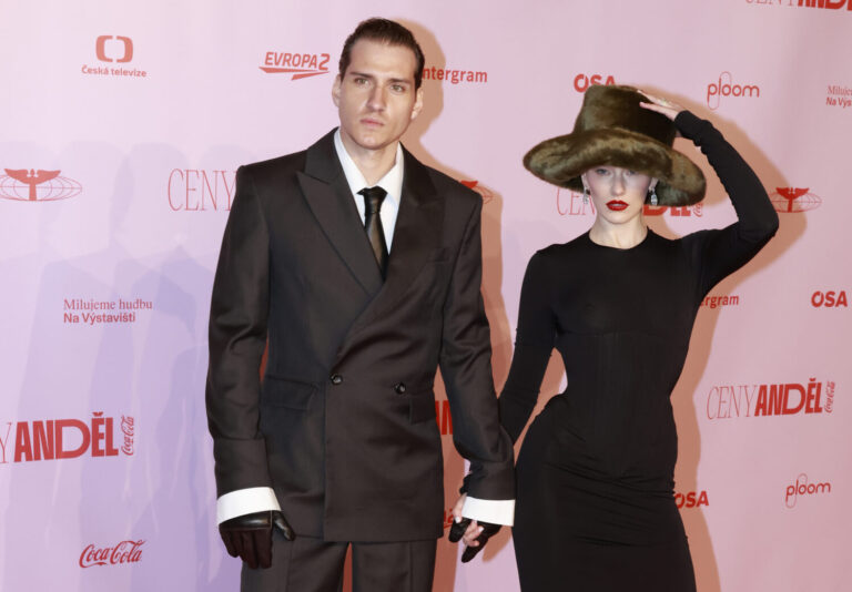 8857 jakub strach nobodylisten annet charitonova annet x e1743944925265