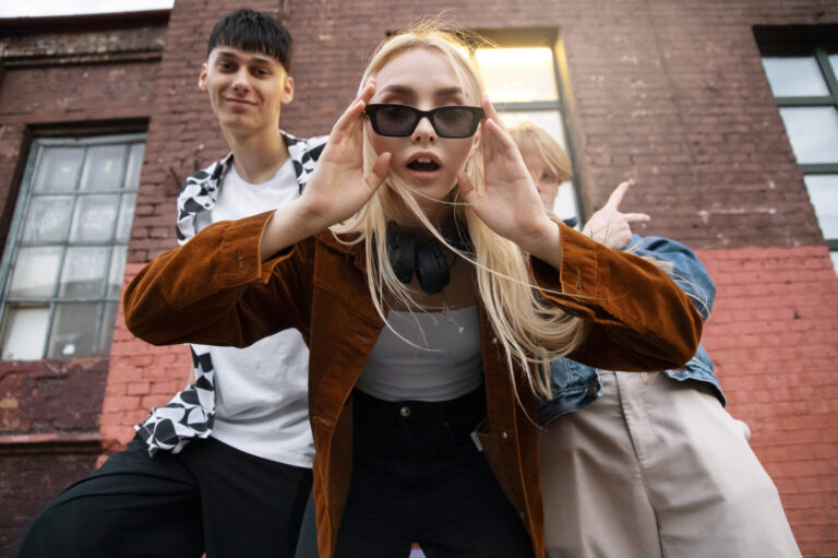 neighborhood lifestyle friends